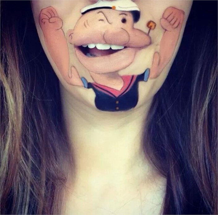 woman-makes-cartoons-mouth