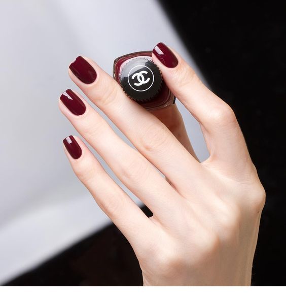 Très chic! Burgundy Nails are the elegant manicure trend for spring