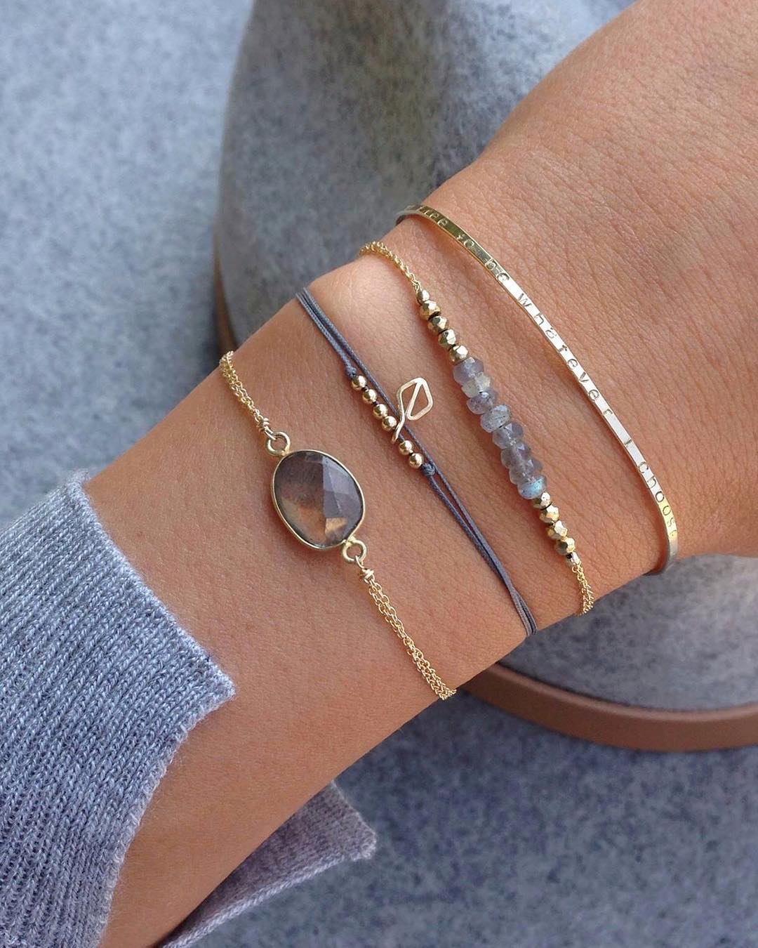 5 Streetstyle Jewelry Trend: Sparkling Golden Bangles