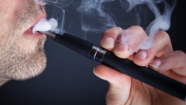 E-cigarettes: First death in the US
